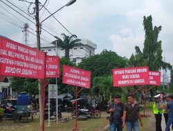 Pemda Labusel dan Mahasiswa melakukan Aksi Unjuk Rasa di Kotapinang
