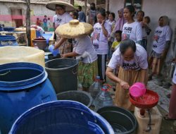 Air Bersih Gratis dari Srikandi Ganjar Bantu Ratusan Keluarga di Serang Hadapi Krisis