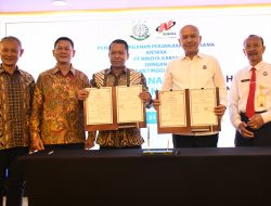 Kejati Jabar Tandatangani Perjanjian Kerjasama Bidang Hukum Perdata dan Tata Usaha Negara dengan PT Nindya Karya Bambang Asmoro