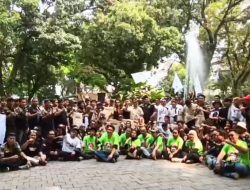 Usai Daftar Capres dan Cawapres Prabowo – Gibran ke KPU, Anton Charliyan Pimpin Deklarasi Sejumlah Relawan Pendukung