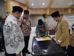 Bupati Anwar Sadat Hadiri Pelantikan dan Pengukuhan ICMI Tanjabbar Periode 2023-2028