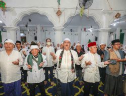 Relawan Ganjar-Mahfud Ajak Ribuan Kiai dan Jamaah Berziarah ke Makam Keramat Priok dan Makam Empang Bogor