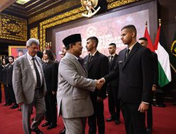 Menhan Prabowo Terima 22 Mahasiswa Palestina yang akan Kuliah dengan Beasiswa di Unhan RI