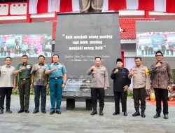 Panglima TNI Bersama Kapolri Meresmikan Monumen Jenderal Polisi Hoegeng Iman Santoso