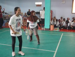 Silaturahmi Bareng Ojol Karawang, Kajol Dukung Ganjar Adakan Kejuaraan Badminton