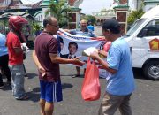 TKD Ponorogo Prabowo-Gibran Kembali Bagikan Nasi Kotak dan Susu