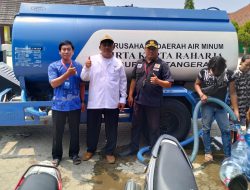 LSM LP KPK dan Perumdam Tirta Kerta Raharja Sumbangkan 6000 Liter Air Bersih 