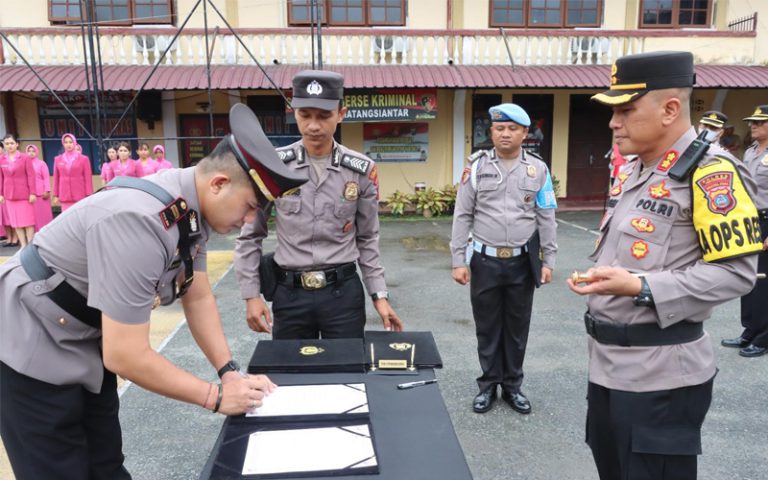Sertijab 4 Pejabat Utama Polres Pematang Siantar