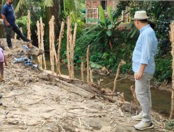 Budi Yako Pantau Langsung Pengerjaan Drainase di Kelurahan Mayang Mengurai Kota Jambi