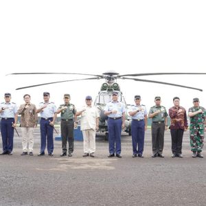 Menhan Prabowo Serahkan Delapan Unit Helikopter H225M dan Resmikan Full Flight Simulator H225M