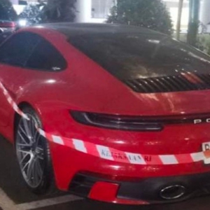 Mobil Porsche Disita Jaksa Penyidik, Terkati Kasus Korupsi Bakti Kominfo Milik Tersangka