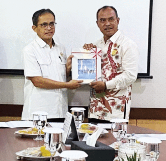 Ketua DPRD Dharmasraya Hadiri Penyerahan LHP BPK Perwakilan Sumatera Barat