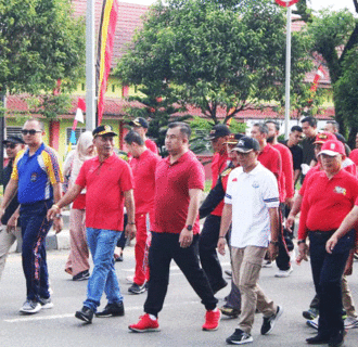 Ketua DPRD Ikuti Jalan Santai Bersama, Meriahkan HUT  Dharmasraya Ke-20