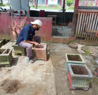 WBP Lapas Bukittinggi Hasilkan Karya Produksi Pot Bunga 