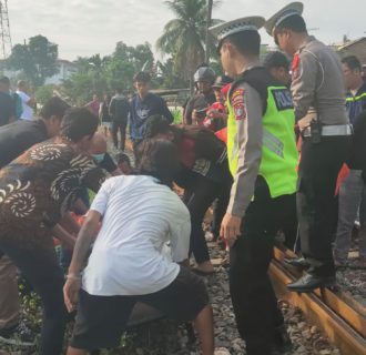 Mayat Tanpa Identitas Ditemukan Meninggal Dunia Di Perlintasan Rel Kereta Api