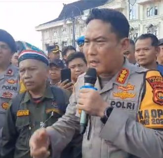 Ratusan Supir Batubara Demo Dikantor Gubernur Jambi