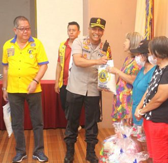 Kapolres Siantar Menghadiri Kegiatan Baksos Lions Club Menyambut Tahun Baru Imlek 2024