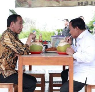 Makna Simbolik Jokowi dan Prabowo Makan Bakso Bersama