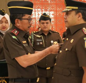 Pengambilan Sumpah dan Serah Terima Jabatan Kepala Kejaksaan Negeri Siak oleh Kepala Kejaksaan Tinggi Riau