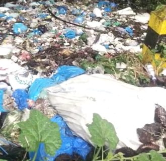 Warga Kota Garo Keluhkan Pembuangan Sampah Ditepian Sungai