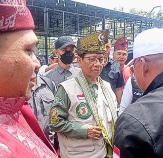 Mahfud MD Janji Selidiki Aduan Petani Sawit Siak Terkait Serobotan PT DSI