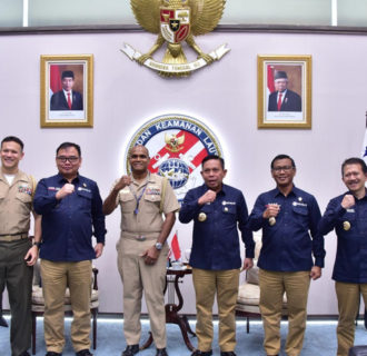 Bahas Kerja Sama Bilateral, Kepala Bakamla RI Terima Kunjungan US Naval Attache