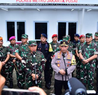 Panglima TNI Dan Kapolri Cek Kesiapan Pasukan Pengamanan Pemilu 2024 di Silang Monas
