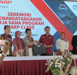 PT Sharp Electronics Indonesia Sukses Gelar Seremoni Penandatanganan Kerjasama program Sharp Class di SMKN 1 Sukorejo