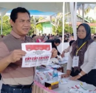 Ketua KPU Provinsi Bengkulu Kunjungi Simulasi Pemungutan Suara dan Penghitungan Suara KPU Mukomuko 