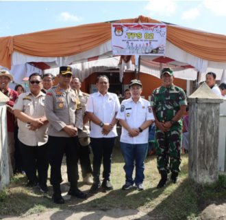 Kapolres Mukomuko Bersama Bupati Pantau Situasi TPS di Tiga Kecamatan