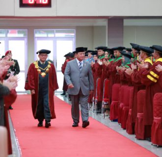 Menhan Prabowo Hadiri Acara Wisuda Unhan RI, Bangga Indonesia Cetak 75 Lulusan Kedokteran Militer