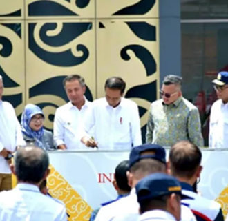 Didampingi Pj Wali Kota Banjar Presiden Joko Widodo Meresmikan Terminal Kota Banjar