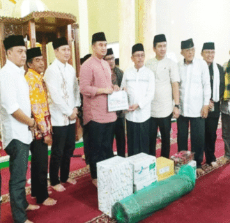 Ketua DPRD Dharmasraya Bersama TSR 1 Nyemarak Masjid Al Ihsan Abai Siat dalam Rangka Ramadhan