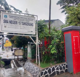 SMAN 15 Kota Tangerang Diduga Jual Buku Paket dan Pungut Biaya Kipas Angin