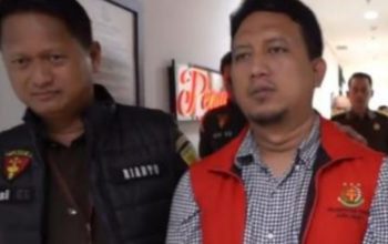 Tim Penyidik Kejati Jabar Menahan AN Perkara Tipikor Pasar Cigasong Kabupaten Majalengka