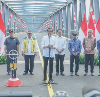 Presiden Jokowi Resmikan Duplikasi Jembatan Kapuas 1 di Pontianak