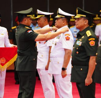 Panglima TNI Pimpin Sertijab Irjen TNI, Danjen Akademi TNI, Kabais TNI dan Aslog Panglima TNI