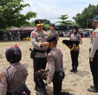 Kapolda Banten Pimpin Upacara Penutupan Latganda dan Pembaretan Bintara Remaja