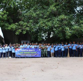 Peduli Pembangunan Pariwisata Belitung,  TNI AU Lanud H AS Hanandjoeddin Bersihkan Sampah di Kawasan Objek Wisata