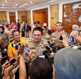 KPU Riau Laksanaan Pleno Rekapitulasi Suara Pemilu 2024, Irjen Iqbal: Kami Siap Memberikan Pengamanan Maksimal