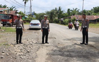 Peduli Pengguna Jalan Raya, Satlantas Polres Mukomuko Bakal Laporkan ke BWS VII Provinsi Jalan Berlobang