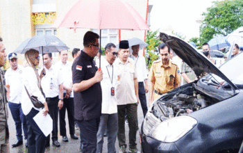 Bupati Dharmasraya Sutan Riska Memimpin Inspeksi Kendaraan Dinas
