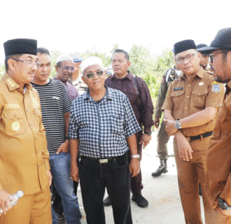 Bupati Anwar Sadar Tinjau TPU Desa Sialang Kecamatan Tungkal Ilir
