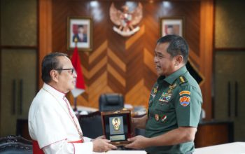 KSAD Jenderal TNI Maruli Simanjuntak Terima Kunjungan Mgr Ignatius Kardinal Suharyo