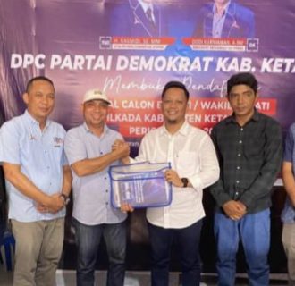 Resmi Ambil Form Balon Wakil Bupati, Ketua AJK Siap Ikut Kontestasi Pilkada Ketapang