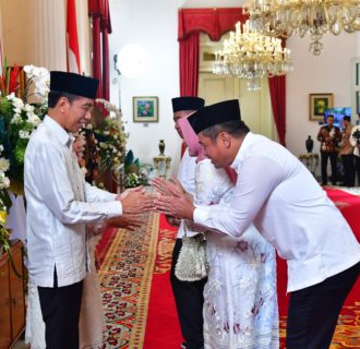 Panglima TNI Hadiri Halal bi Halal di Istana Negara