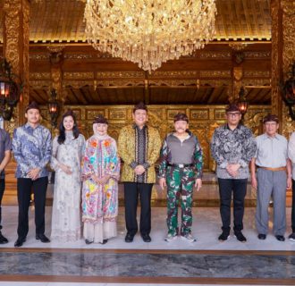 Kunjungi Kraton Majapahit, Ketua MPR RI Apresiasi Gagasan AM Hendropriyono Lestarikan Budaya Bangsa