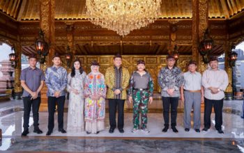 Kunjungi Kraton Majapahit, Ketua MPR RI Apresiasi Gagasan AM Hendropriyono Lestarikan Budaya Bangsa