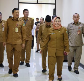 Hari Pertama Pasca Cuti Lebaran 2024, Pj Sekda Provinsi Banten Virgojanti Kunjungi Sejumlah OPD