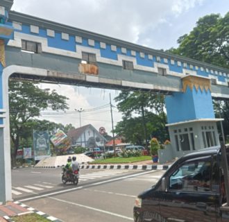 Kondisi Gapura Pusat Pemerintahan Kota Tangerang Memprihatinkan